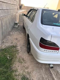 بيجو بغداد الماني بدون صبغ كامله مابيها نقص سعرها 55 وبيها مجال باتري ...