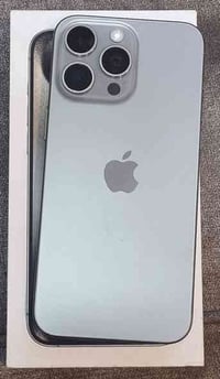 ايفون 15 برو ماكس 256 للبيع ايفون 15 برو ماكس 256 للبيع نظافة 100% فوو...