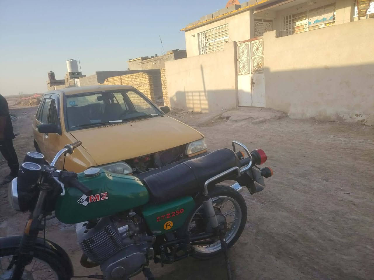 سلام عليكم سياره موديل 10سياره جاهزه مكان كوت سعر 18مكلف بل نشر تصل عل رقم***********

