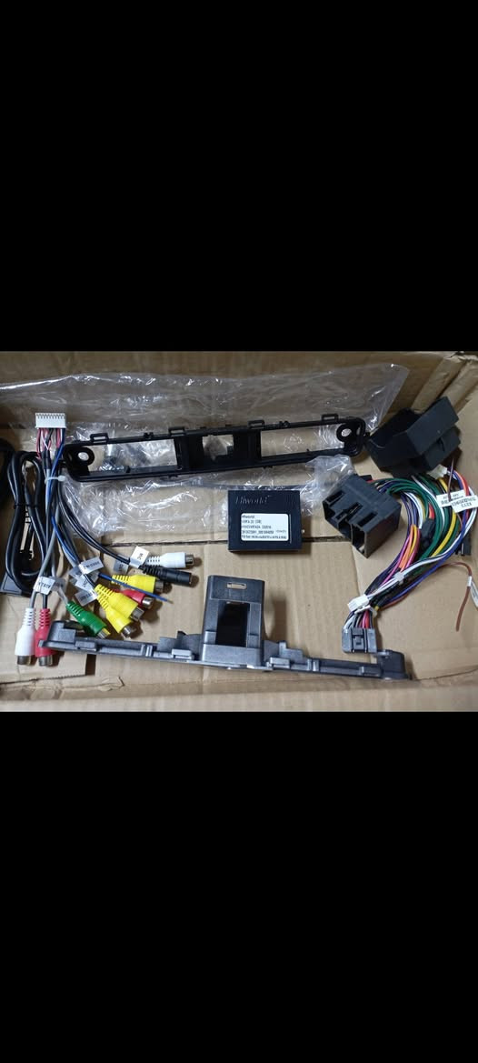 السلام عليكم..شاشة تيكوان من 12الى18. كامرة خلفية .جي بي اس..مع كافة ملحقاتها..واتساب.***********.يوجد توصيل..السعر 70 الف
