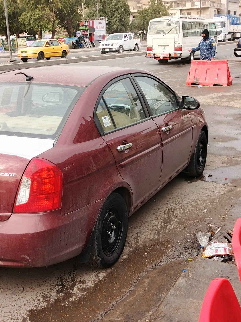 سيارة اكسنت موديل 2008 أمريكي  للبيع خصوصي لون ماروني بغداد   بيها ضرر  جاملغ امامي وبنيد البلادي السياره دوااخل كله جديد وكامل شاشه تايرات جدد كير كامل صدر أمامي جديد سياره بسمي وسنويه الله 28 السيارة ماشيهالسعر 90   وبيها مجال الشراي جاهزة السيارة اسبير جديد ماعليهة غرامات العنوان بغداد العبيدي ***********
