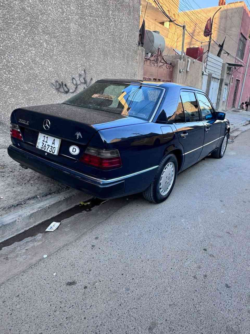 السلام عليكم مارسدس دب موديل 90
السيارة بلادية مكفولة من الصبغ 
السيارة مكفولة من البارد والضربة 
السيارة جديدة بمعنى الكلمة 
مكينة بلادية عنكبوت ما مفتوحة 
هسة سويت ادمة كاملة منضومة بانزين يم ورشة برلين  
السيارة تراي زيرو معدل و شلعة 
كهربائياتها كلها بلادية وشقالة 
تبريد ثلج 
صدر خلفي اماي كلة جديد 
تخم تاير جديد 
مكفولة من الخياسات 
القواعد دبل مكفولات علة الشركة 
ادامة بريك كامل
رقم بغداد بسمي 
السعر 110 
العنوان بغداد شارع الاورفلي 
***********
