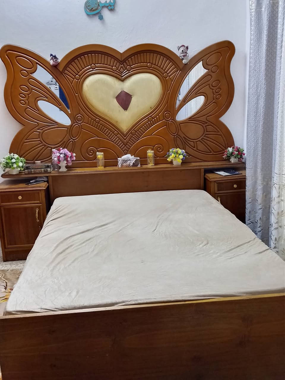 غرفه نضيفه تسكام للبيع السعر 900وبيها مجال الاتصال على الرقم ***********
