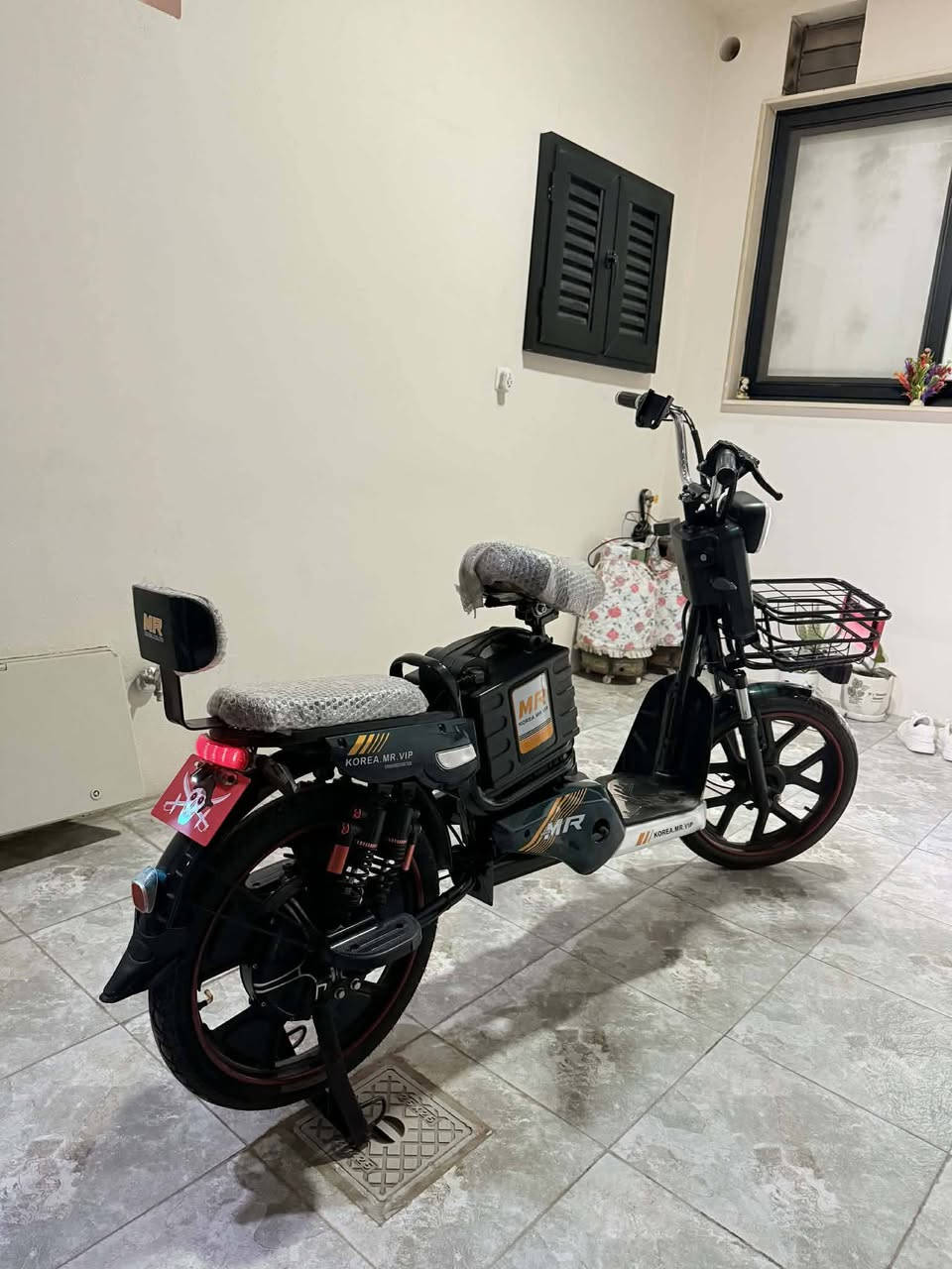 السلام عليكم 
ماطور شحن KOREA.MR.VIP
بصمه + كارت + سويج 
لايت عالي ناصي 
لد خلفي 
أربع دبلات خلفي 
ثنين أمامي 
تايرات جديده 
أربع نمرات سرعه 
السرعه ٩٩
اربع بطاريات دبل 
الكيلومتر ٣٦ 
كلو أصلي 
السعر ٣٥٠ وبي مجال 
الاستفسار خاص


**إذا كنت صاحب هذا الإعلان وتريد حذفه لأي سبب، رجاءا أرسل رسالة إلى الدعم الفني**