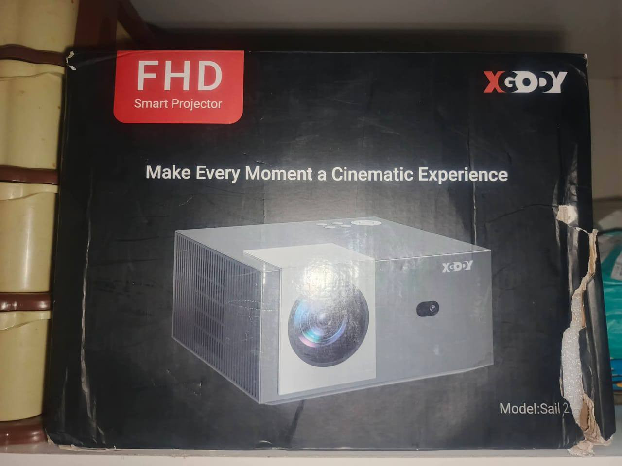 داتا شو سمارت FHD وايفات بلوتوث 
تركيز تلقائي 
ابحث عليها وشوف المواصفات 
***********
واتساب
