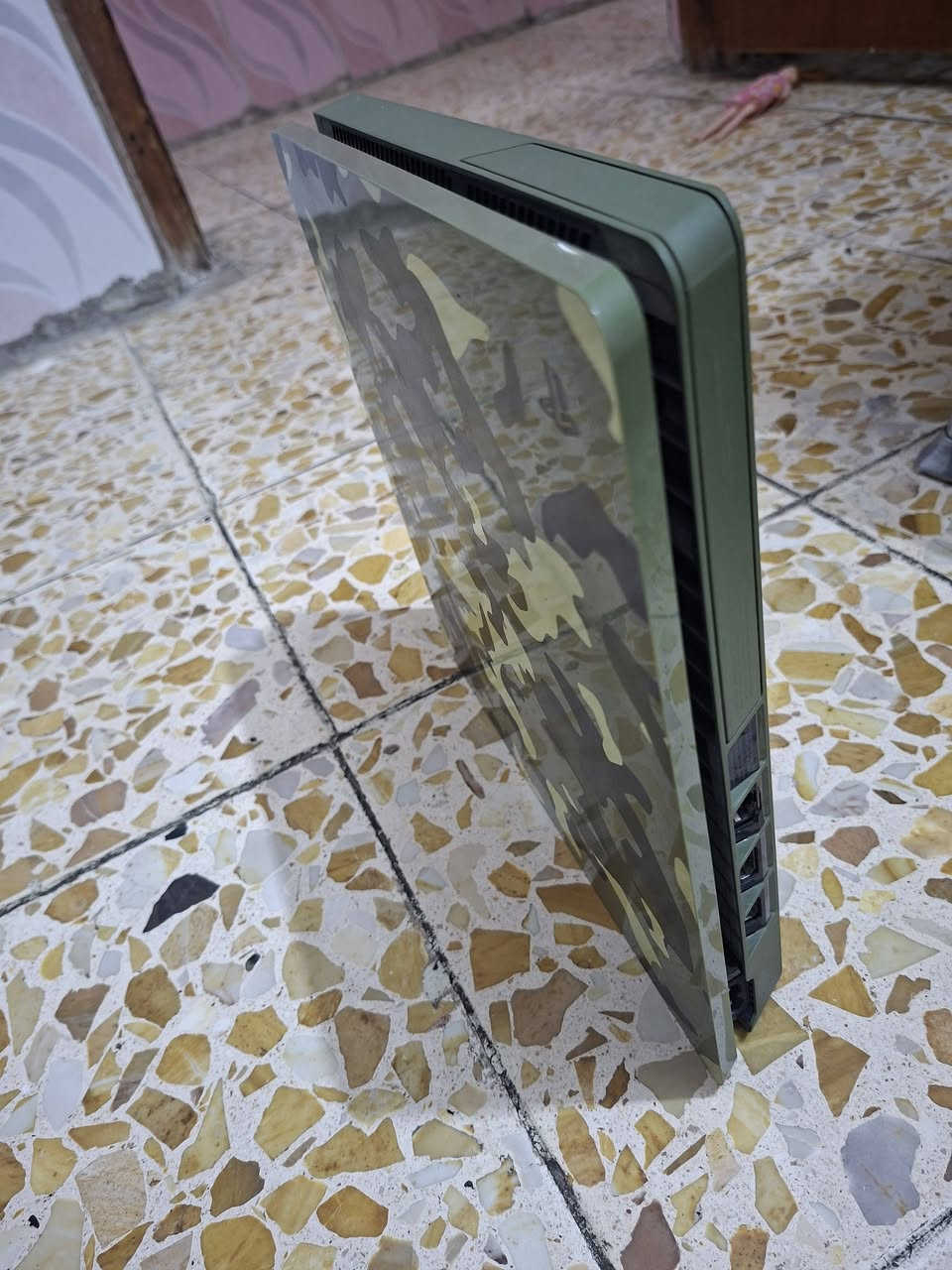للبيع بلايستيشن 4 سليم إصدار عسكري مميز
ونظيف جداً ممفتوح الموديل: PS4 Slim إصدار خاص Call of Duty

.(Edition

المساحة: 1 تيرابایت (1). النظافة استخدام شخصي، نظيف جداً، شغال 100 بدون حرارة أو صوت. مع يدة واحدة وقرص. سعر275

فيفة 23.  *********** ماني الدورة

