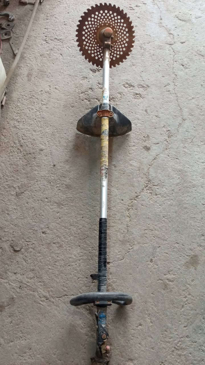 السلام عليكم للبيع حاشوشة نضافة ٩٠ % السعر ٥٠ الف قفل
المكان - صويره 
للاتصال ***********
