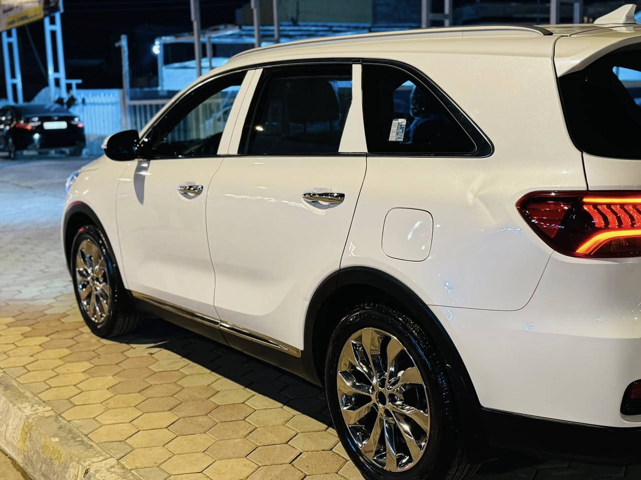 سورنتو 2019 شكل ال2020 خليجي ضمان دوليه 

بصمه تشغيل + ابواب 
اريل ابيض 
شاشه كبيره 
نضام ترحيب 
6 سلندر 
تبريد 3 قطع 
صندوق كهرباء 
مقاعد كهرباء 
مكفوله من صبغ وتبديل وبارد سونارها ويا صور 
بيها رصعه بجاملغ خلفي ممعدله واضحه بصور 
كير مكينه كفاله 
سعرها 242 بيها مجال بسيط 
مكانها رمادي تحويل ثاني يوم 
***********
