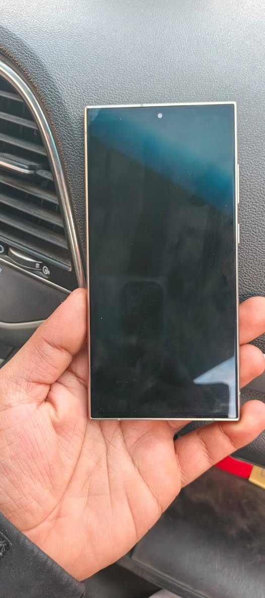 سلام عليكم تلفون  سامسونك الترا s24 ذاكره 512 السعر 975 وبي مجال شي قليل رقم الهاتف ***********
