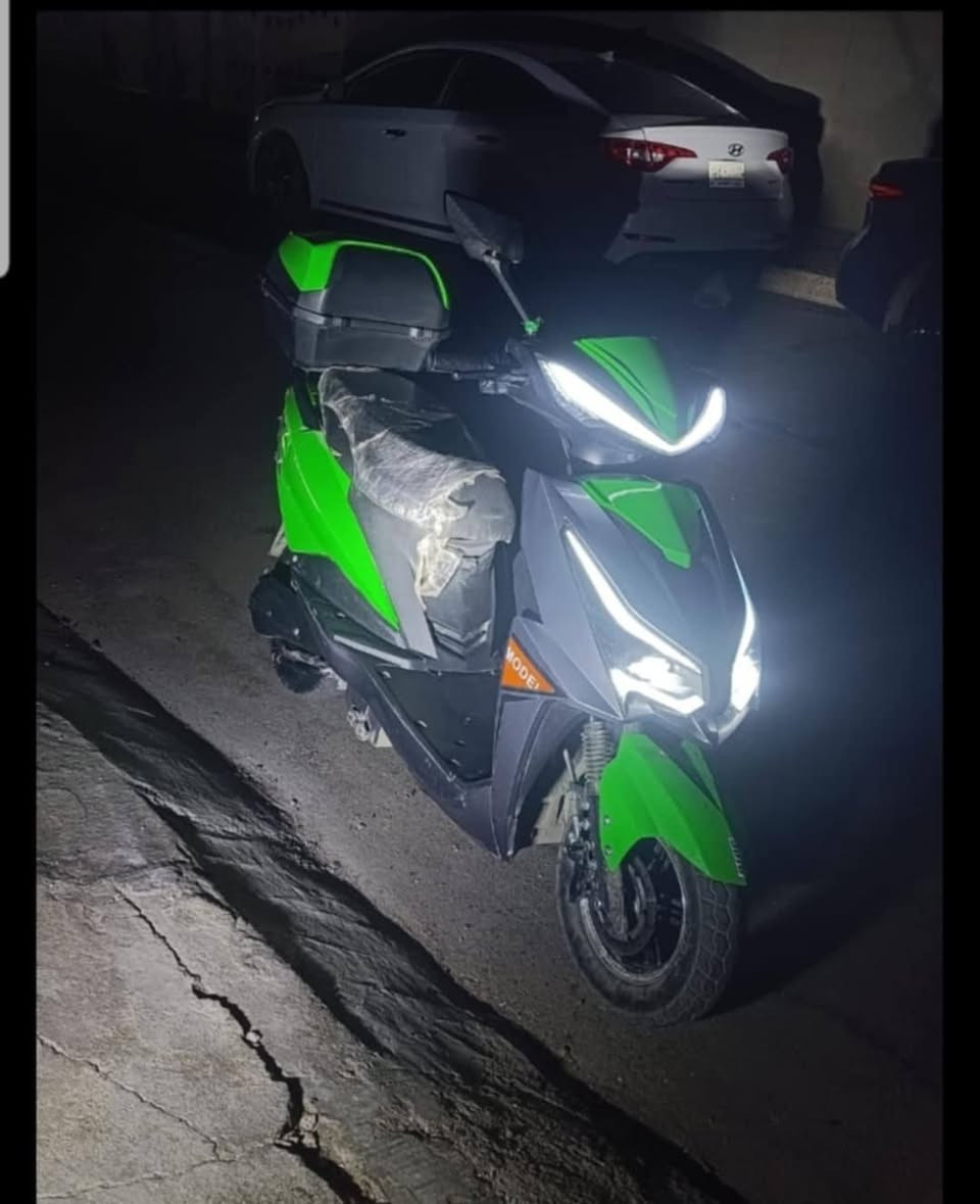 سكنس شحن 2025 السعر 550 الف
السلام عليكم عندي دراجه سكنس شحن 
ملف 2000+ 6بطاريات
سكليتر حساس+مثبت سرعه
قياده ذاتيه يعني تنمر وتزيد من السرعه بوحدها+ رجوع للخلف(R)
+ مشيها قليل جدآ
***********
