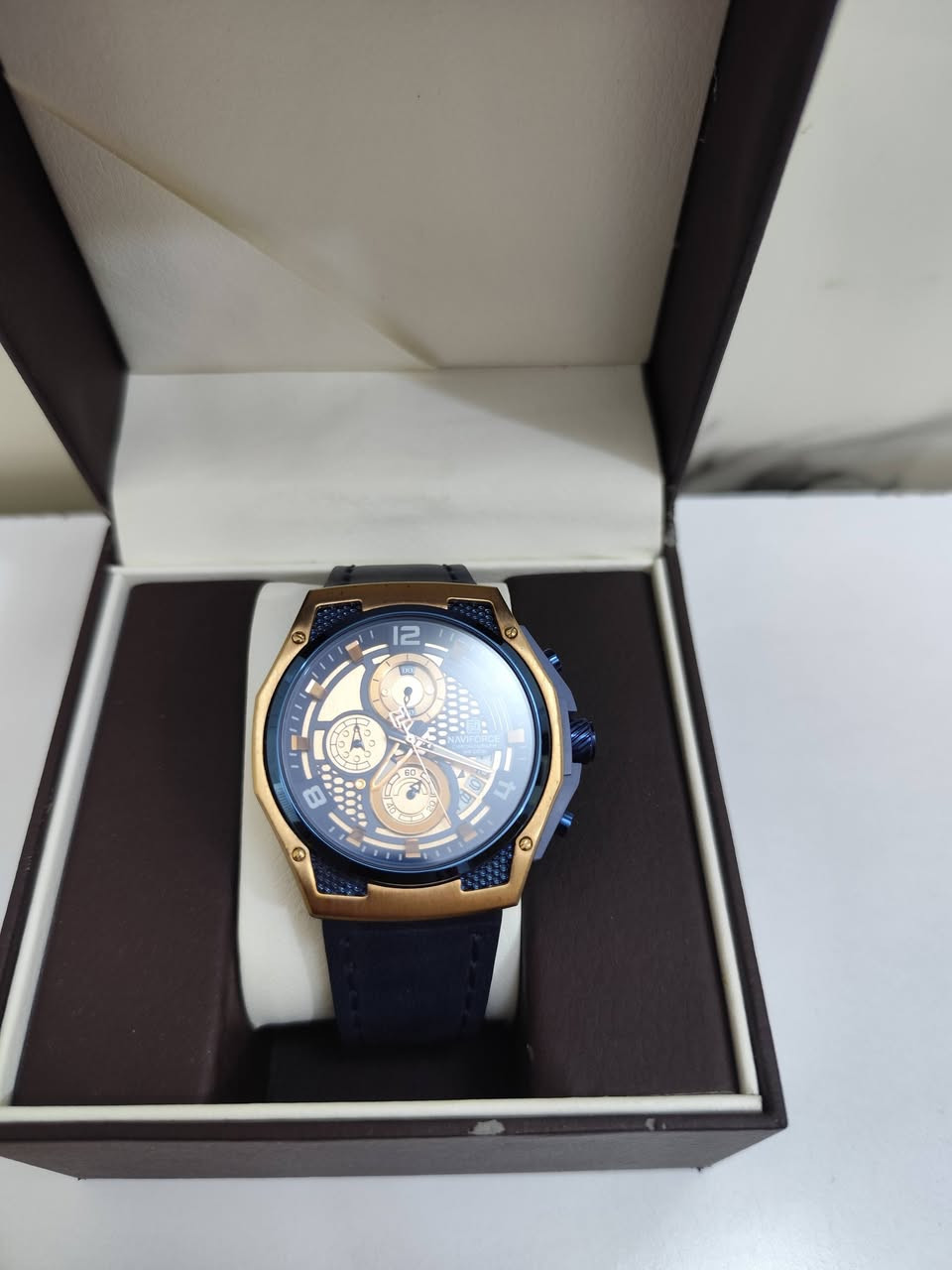 السلام عليكم
ساعه ماركة نافي فورس اخت الجديده نظافه 95% قطعه كلش حلوه ومن النوع الثقيل كل التفاصيل الباقيه موضحه بالصور السعر خاص


**إذا كنت صاحب هذا الإعلان وتريد حذفه لأي سبب، رجاءا أرسل رسالة إلى الدعم الفني**