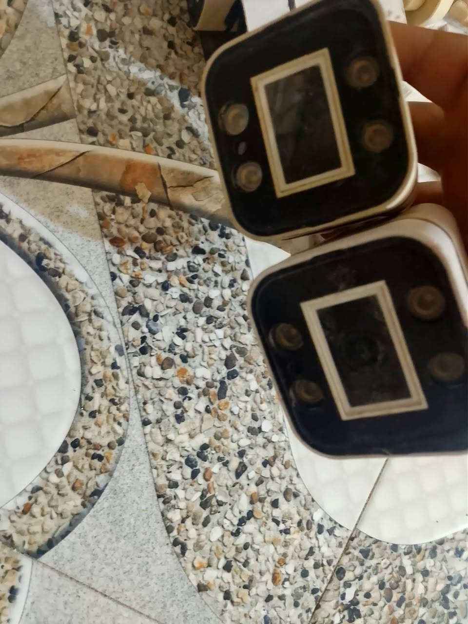 السلام عليكم كاميرات ثمانيه كم كلهن شغالات ثمانيه***********
