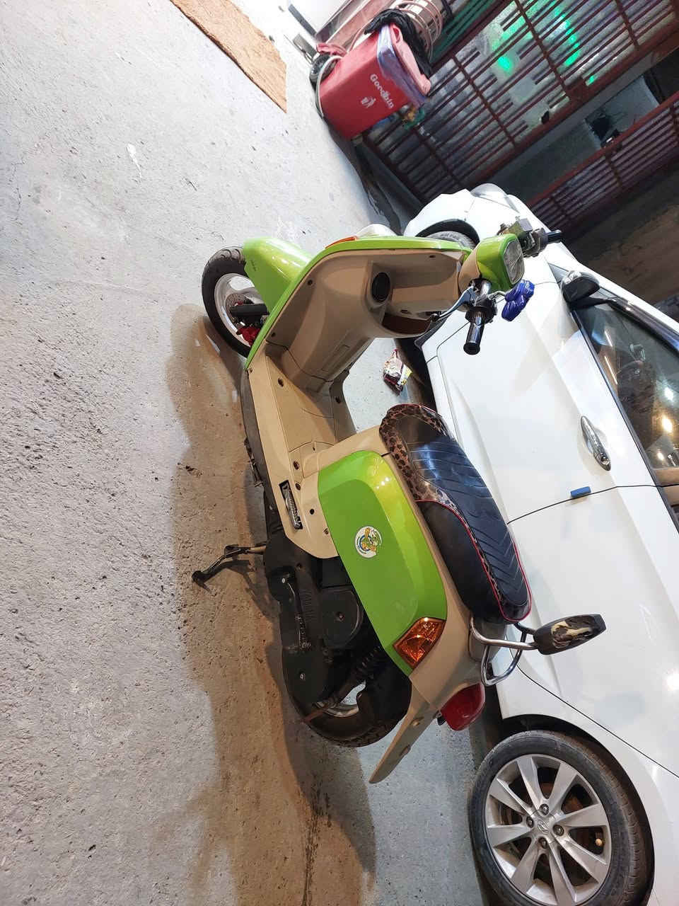 السلام عليكم دراجه بوليس للبيع بعدها جديده تفاحي دواخل كريمي دراجه نضيفه كلشي شغال كهربائيات مابيها اي نقوصات العنوان الامين الثانيه السعر 850 رقم ***********
