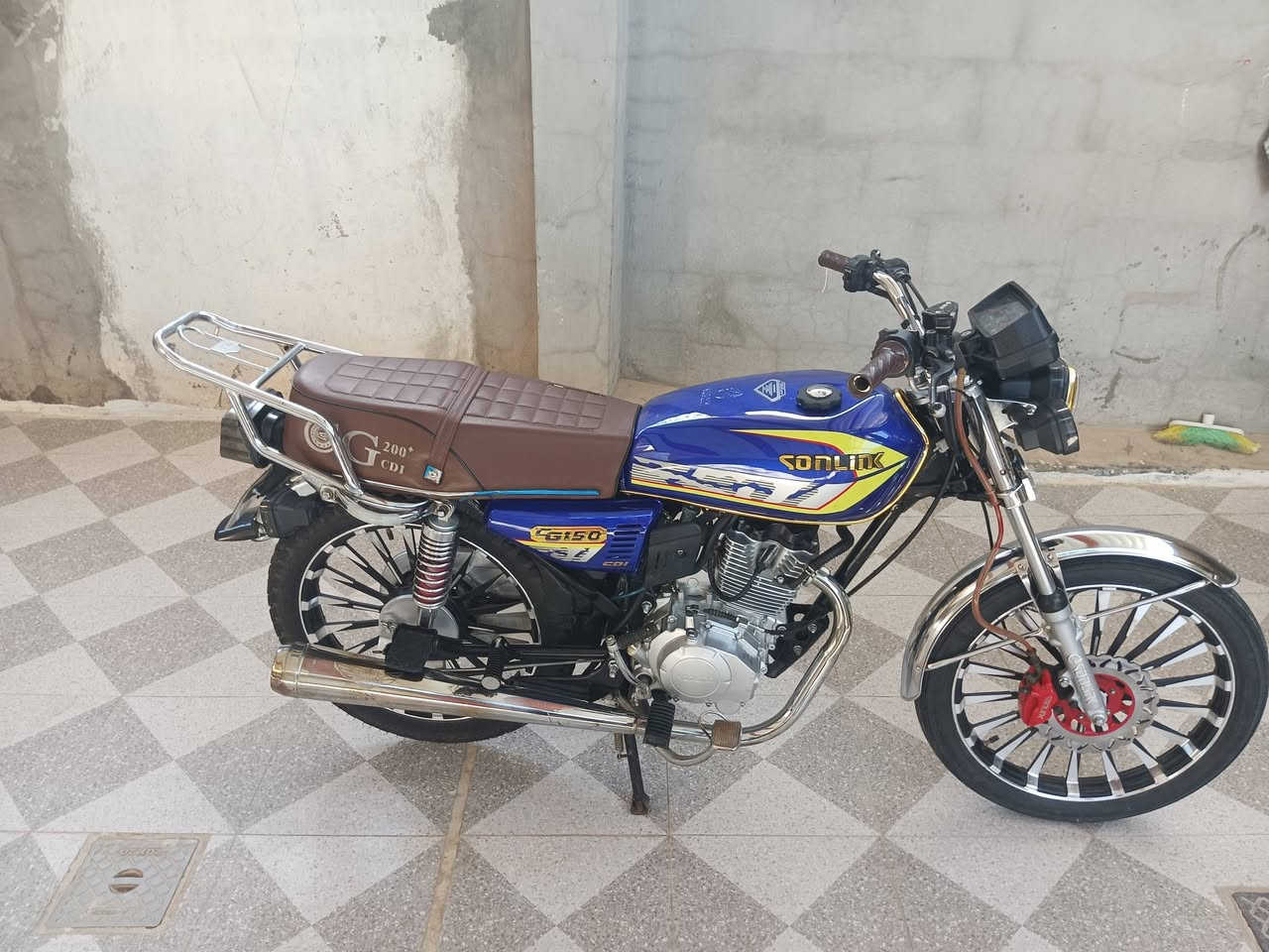 سلام عليكم دراجه سيفان مديل 2024 دراجه نضيف السعر 650 وبيه مجال مكان الدراجه صراجق وهاذه رقمي ***********
