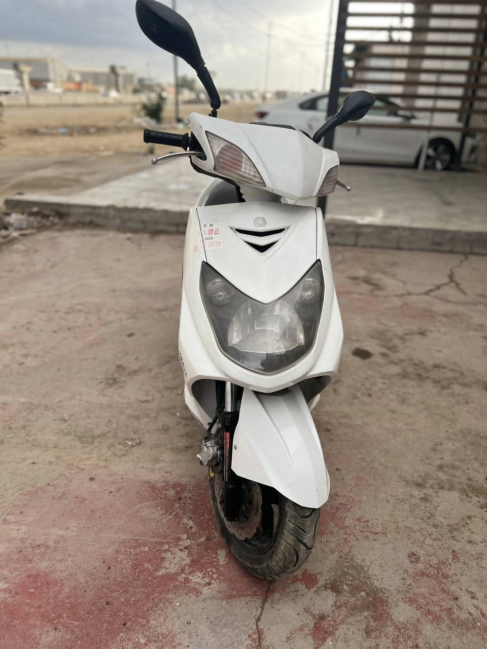 السلام عليكم لبيع سكنس كوري النضافه 85% اوراقه كامله الوصل مال مشتره السعر 750 الف الرقم: ***********
