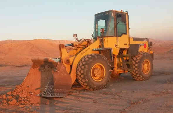 کوماتسو WA270
مودیل 1998
رقم و سنوی دهوک 
لیڤر واحد 
الشفل کلش نضیف و مابي نقص
مكینة و كیر و اكسلات كلها شرت
سعر 150$ 
الی یرید یراسلنی هاذا رقمی vaiber & whats app
***********
