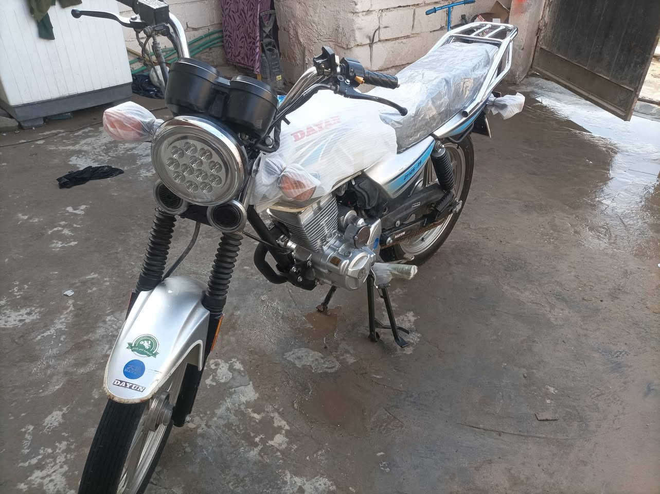 دراجه دايون أوراق استنساخ 23 شرط بليته ورقم شاصي وقفل سكان ام الختم الاصلي مكفولة كفالة عامة من كلشي نظافه 100 بل100 الله شاهد لايت زنون دبل إشارة هورن سيدان يعني مفولة من كلشي سعر 750 وبيه مجال بسيط مكاني كربلاء حي الوفاء شارع محطه صفا مال بانزين سعر 750 *********** شراي اتصل خاص ما اجاوب
