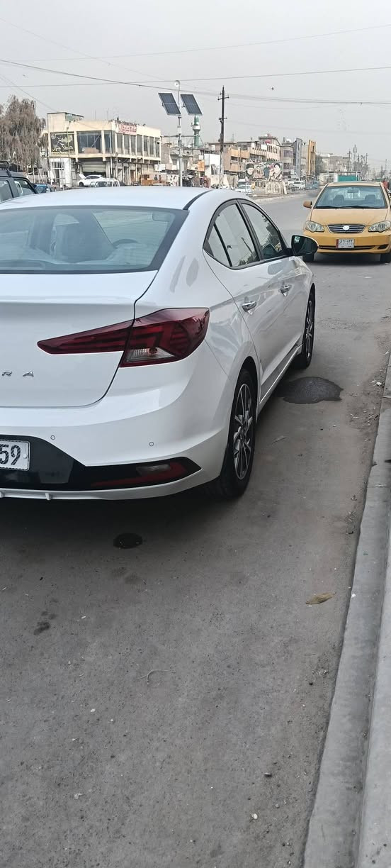 الانترا 20 خليجي فول ماشيه 47 الداميه لاماميه مبدله ولخافيه مصبوغة وبالسنور طلع عندي بابين مفتوحات بس مابيهم ضربه ولا تبديل صار الها عندي 5 سنوات سيارة كلش جديده تكحيل بيها بكد الاصبع بالبنيد وبلباب واضح كلشي البتصوير ولسونار مكان سياره بغداد السعر 165 للستفسار ***********
