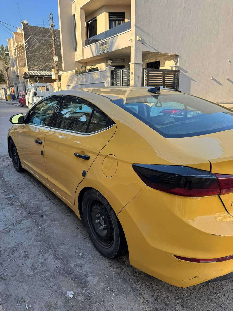 السلام عليكم النترا  وارد امريكي 2018 حادث بنيد وجاملغ ايرباك استيرن فقط 
تخم تاير جديد حداديه صدر جديد كير مكينه خير من الله السعر 125 وبيها مجال 
موبايل 0777 934 0074
