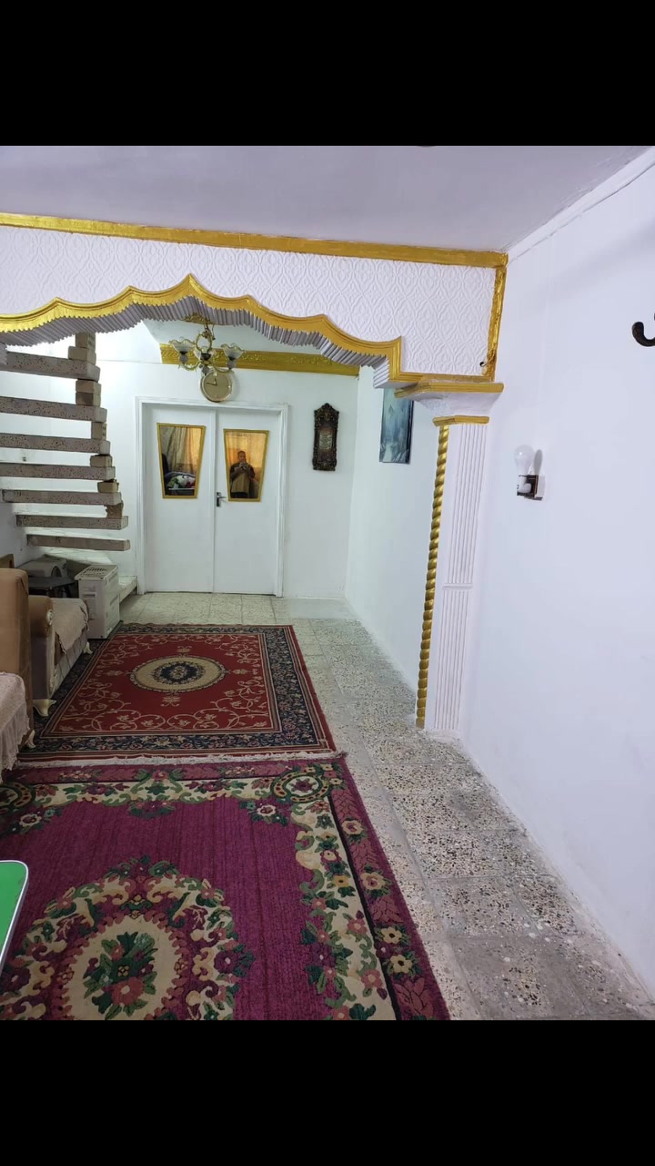 دار للبيع (الطوبجي)
مساحة/44م
واجهة/3.5
صاله ،مطبخ،صحيات،ترك
طابق الاول:-غرفتين نوم (واحد ماستر)
هول 
طابق ثاني ؛-بيتونة،سطح
السعر/150(إمكانية التفاوض)
مكتب بؤم للعقار 
***********
***********
