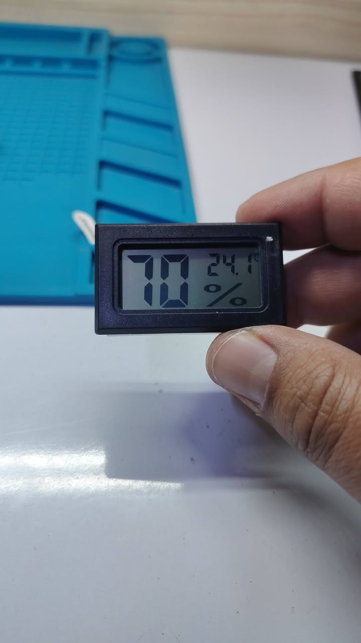 متوفر ٤ قطع ب 10
  تجي بدون باتريات تكدر تشغلها على باتري واحد او باترين


**إذا كنت صاحب هذا الإعلان وتريد حذفه لأي سبب، رجاءا أرسل رسالة إلى الدعم الفني**