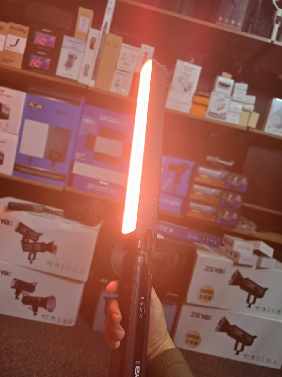 الإضاءة 100 واط RGB 
من ماركة ZSYB 
جديد غير مستخدم 
أشغال بشحن و كهرباء 
ويا جنطة 
سعر نهايي 185 الف 

توصيل موجود الجميع مناطق العراق


**إذا كنت صاحب هذا الإعلان وتريد حذفه لأي سبب، رجاءا أرسل رسالة إلى الدعم الفني**