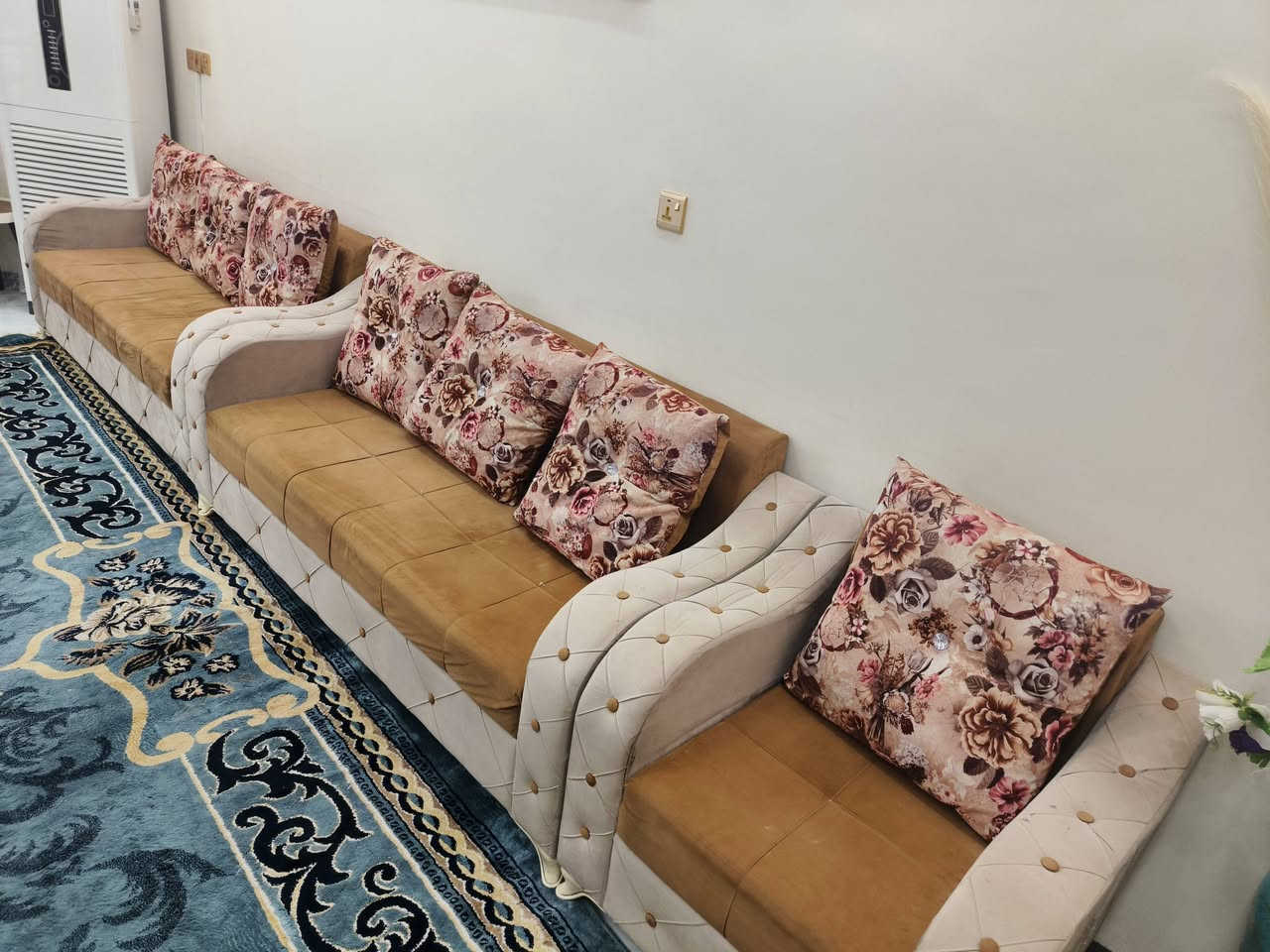 🔴 للبيع – أطقم تخم 🔴
✨ طقمين تخم بحالة ممتازة ونظيفين
🛋️ مريحين ومناسبين للبيت
🎨 ألوانهم ثابتة وشغلهم مرتب
📌 الحالة: مستعمل استعمال خفيف
💬 السعر خاص
📍 الموقع: (اكتب منطقتك)
📞 رقم التواصل: ***********
📲 واتساب أو ماسنجر أو اتصال
👍 الصور مرفقة وتغني عن الشرح
