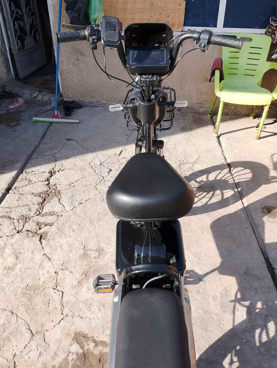 سلام عليكم  دراجه شحن للبيع السعر 325 وبي مجال المكان حله ناحية النيل
***********
***********
