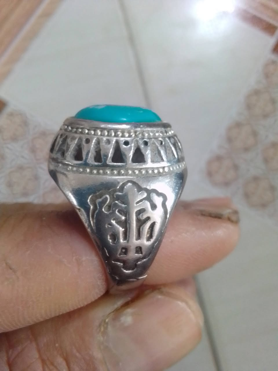 محبس فضه ماعرف قياسه بضبط سعره 25وبيه مجال ***********
