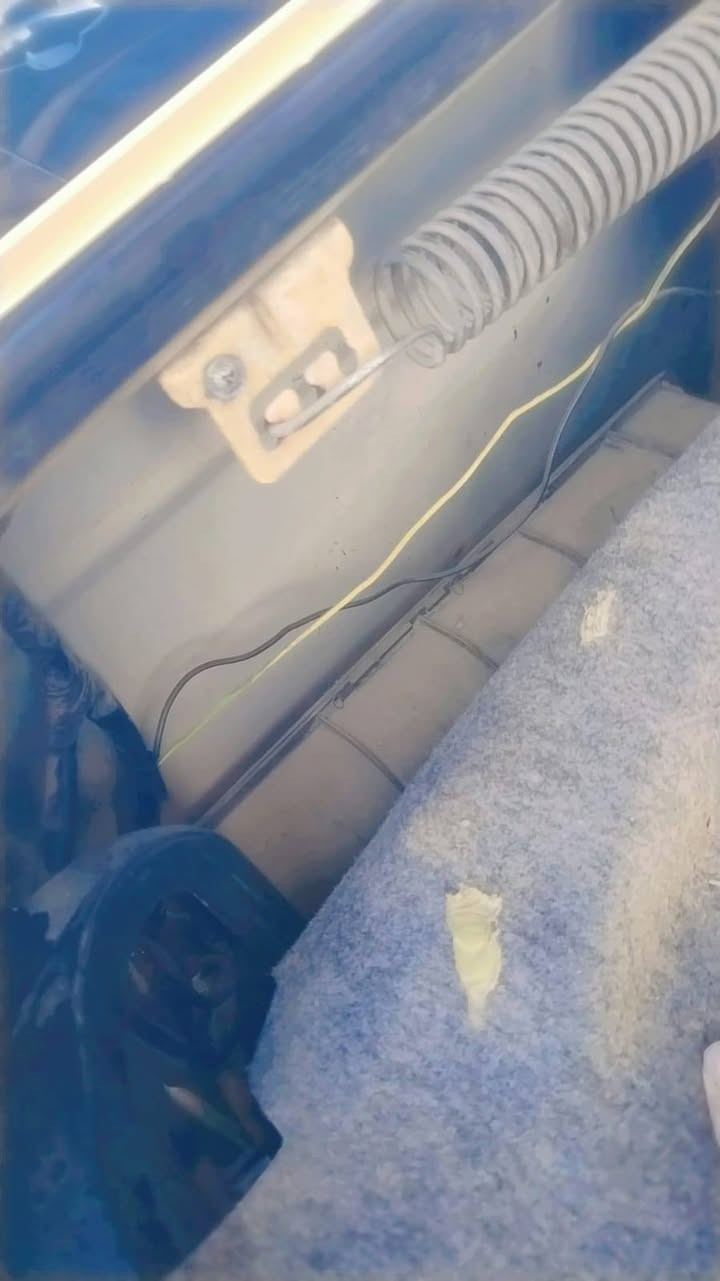 من رخصت صاحب الكروب
بيجو بارص
موديل 15
سياره مكينه كير خير من الله
الكشر فقط جامل خلف السائق
تخم تاير تدفه تبريد
مصفر هيئه
شرط التحويل
المكان بغداد الكماليه *********** السعر 41 وبيها مجال للطيبين اي استفسار اتصل وبخدمتك
