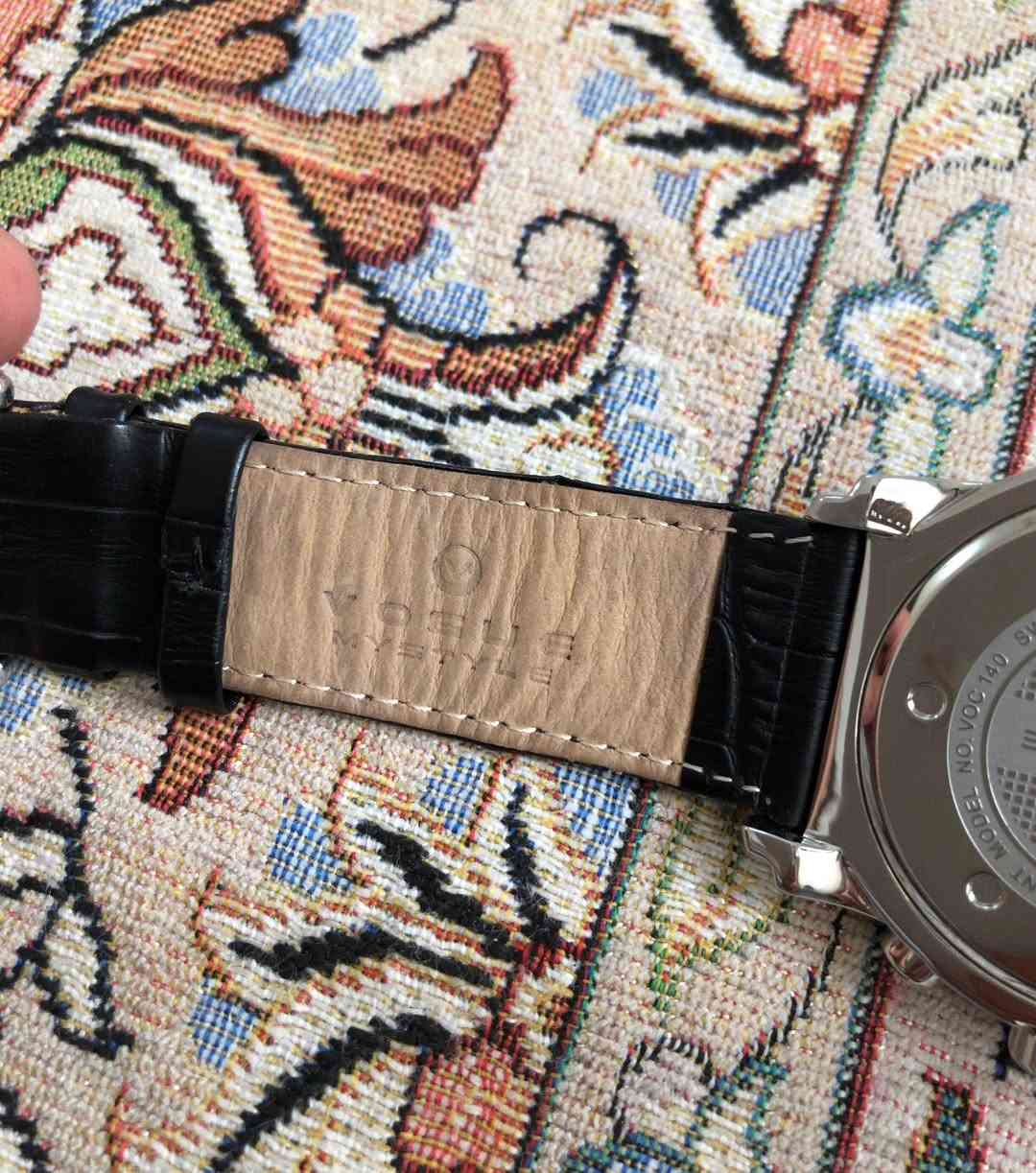 بسم الله الرحمن الرحيم 
تحيه طيبه
ساعه فوغ مايستايل — VOGUE MYSTYLE
سويسري اصلي 
بطاريه - ميگاكوارتز
كرونوكراف ستوب وج 
تاريخ يومي اسبوعي
سير بك بلادي قطر ٤٢
نظافتها كالجديد


**إذا كنت صاحب هذا الإعلان وتريد حذفه لأي سبب، رجاءا أرسل رسالة إلى الدعم الفني**