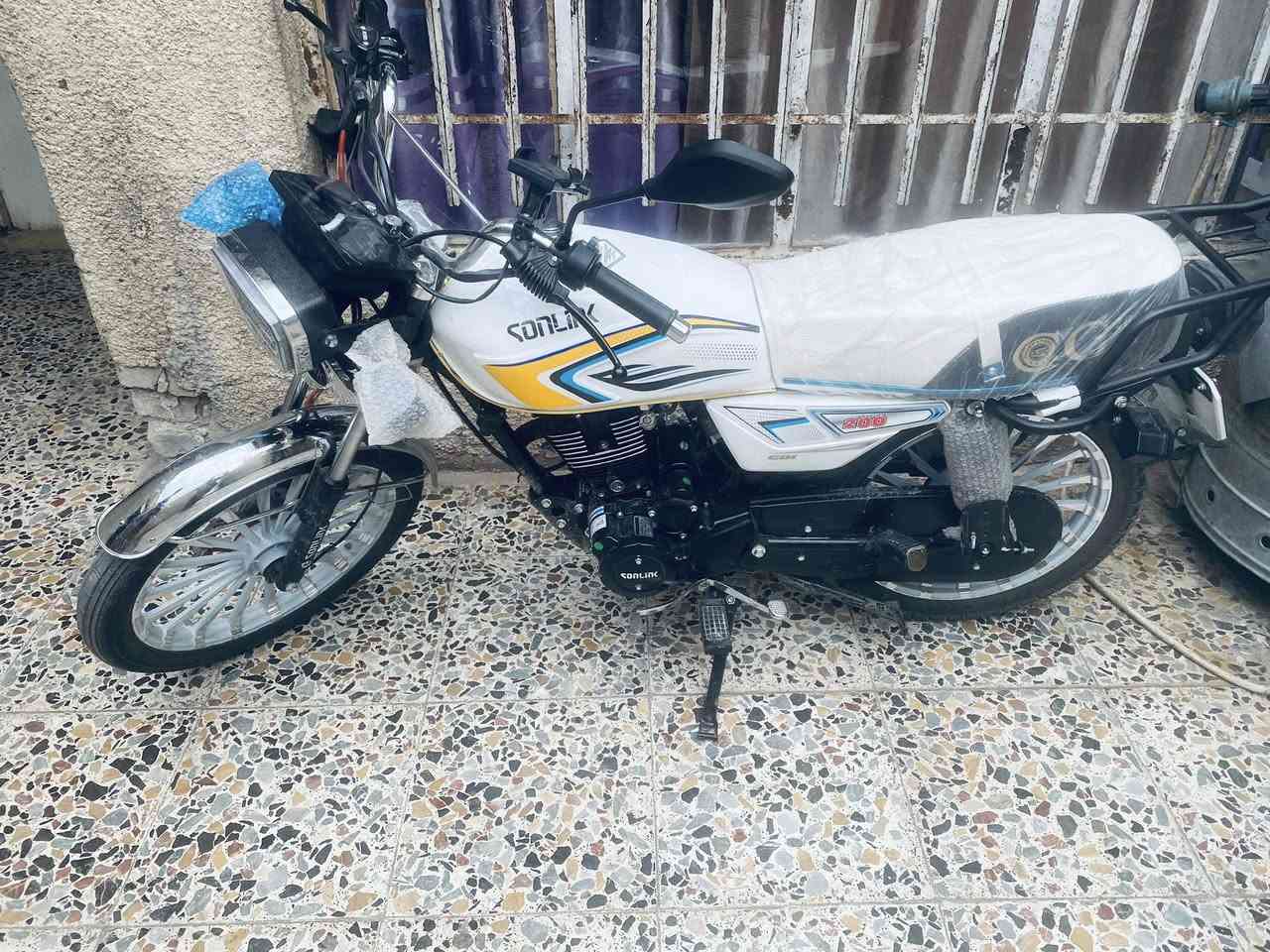 بسبب وعود كاذبه اعيد نشر دراجه جديده للبيع مكاني بلديات تقاطع الكهرباء ***********
