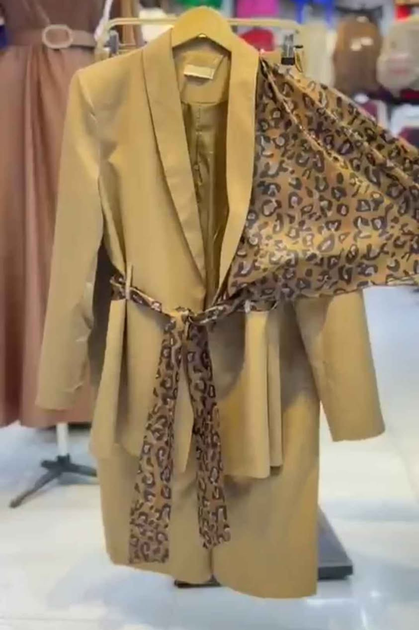 طقم ، خامة دابل تركي
. 
القياسات: 38 ،40 ،42 ،44 ،46 ،48. 

السعر ٣٧ الف
توصيل5 الاف بغداد, العراق


**إذا كنت صاحب هذا الإعلان وتريد حذفه لأي سبب، رجاءا أرسل رسالة إلى الدعم الفني**