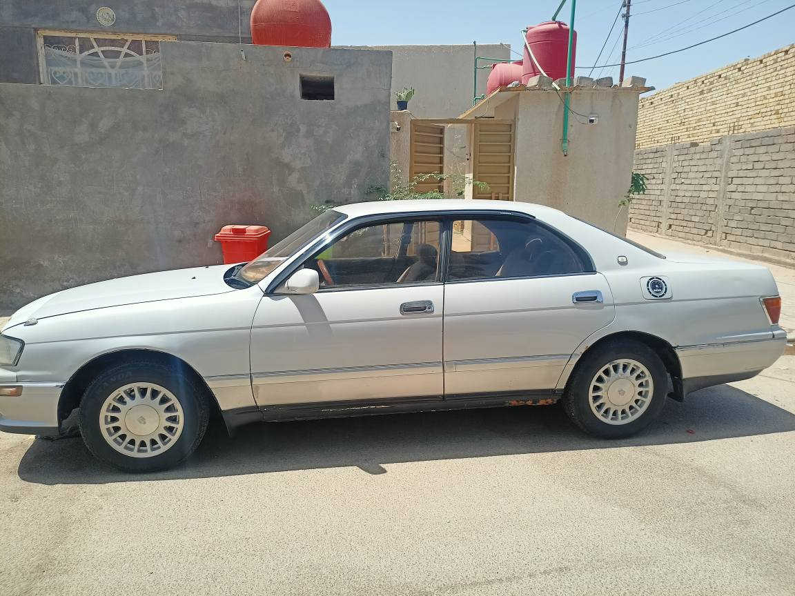 السلام عليكم 

تويوتا كراون(بطة)فنر بلاد موديل 93 _ رقم بصرة انكليزي سنوية لغاية2030 
راعيها صديقي بيتهم يمي
مكينة 2500 VVT جديدة
تبريد شغال _ سنتر لوك 
شاشة كار بلي _ لايتات زينون 
#للعلم_السيارة_استخدام_شخصي

كفالة من الكص والنقل
البدي كفالة من الضربة والصبغ ما عدا رشات بالمداكر الخلفية والقمارة 
وخياس بسيط ببعض الاماكن 

السعر 63 وبيها مجال بسيط جداً للشراي

مكانها:البصرة/قضاءالمدينة
للاستفسار: ***********
*********** المدينة, البصرة
