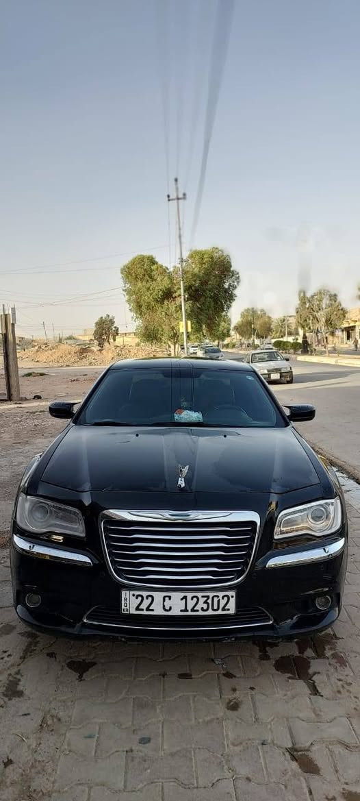 كرايسلر اوباما
موديل 2011 شكل 2012
محرك كير شرط 
اكسل شرط 
المواصفات معروفه C
بصمة 
بصمة ابواب 
كشن كهرب 
كشنات جلد 
تحكمات ستيرن 
مثبت سرعه 
شاشه 
لايت زينون 
كير عصا 
ويل كب جديد حجم 20
تواير جديد 
طخم امامي خلفي جديد 
ادامه كامله للسياره 
شرط التحويل 
الضرر قطعتين رش فقط بدون معجون بدون دواخل 
السعر 155$
 للتواصل ***********
***********
