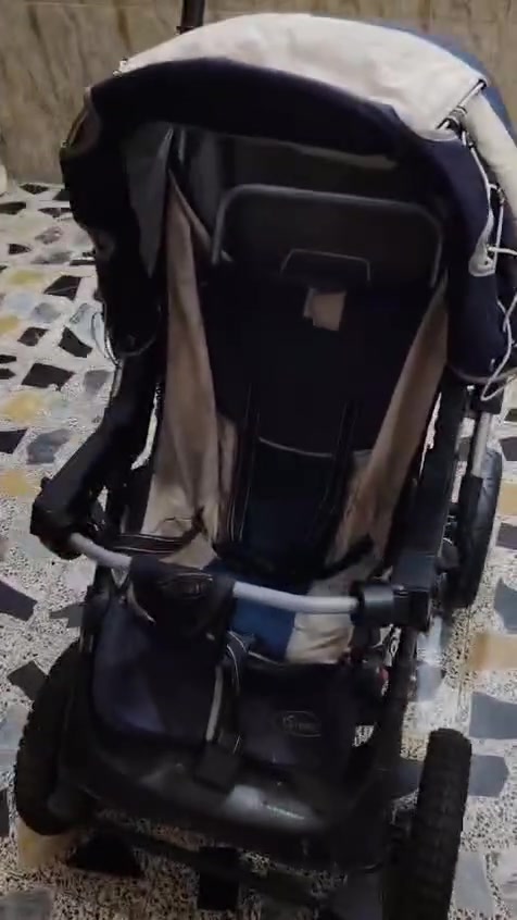 قيم واخذ بس تايرات الاماميات ينزلن كلما ازيدهن هوه ينزلن


**إذا كنت صاحب هذا الإعلان وتريد حذفه لأي سبب، رجاءا أرسل رسالة إلى الدعم الفني**