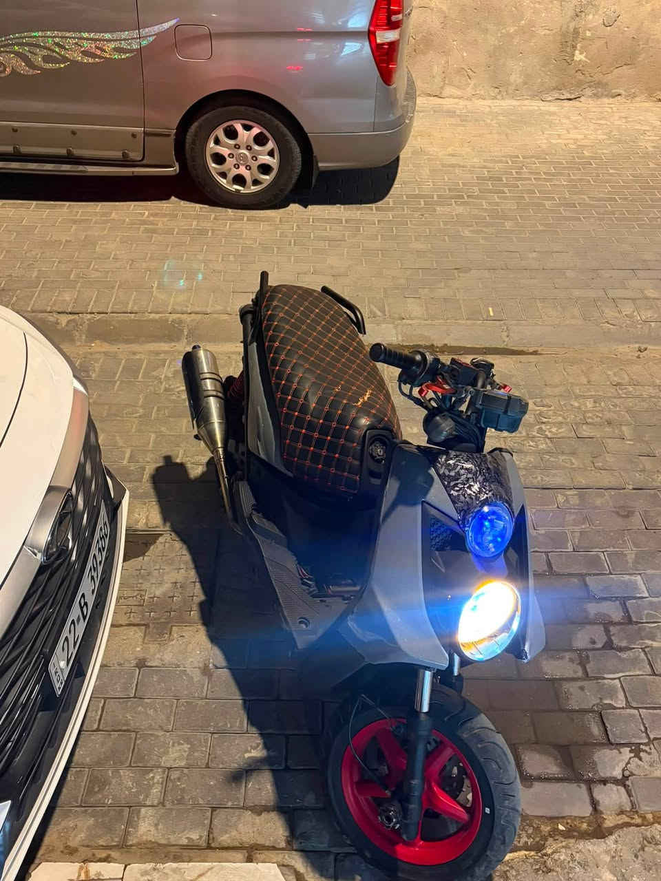سكنس جبلي مزودة 

دراجة خير من الله كلشي بيها مرتب و مزود

الكهربائيات كلها شغالة

الدراجة مبدل بيها الكاور فقط 

مكاني البصرة التحسينية 

السعر 1.250.000 وبيها مجال للجية 
***********
