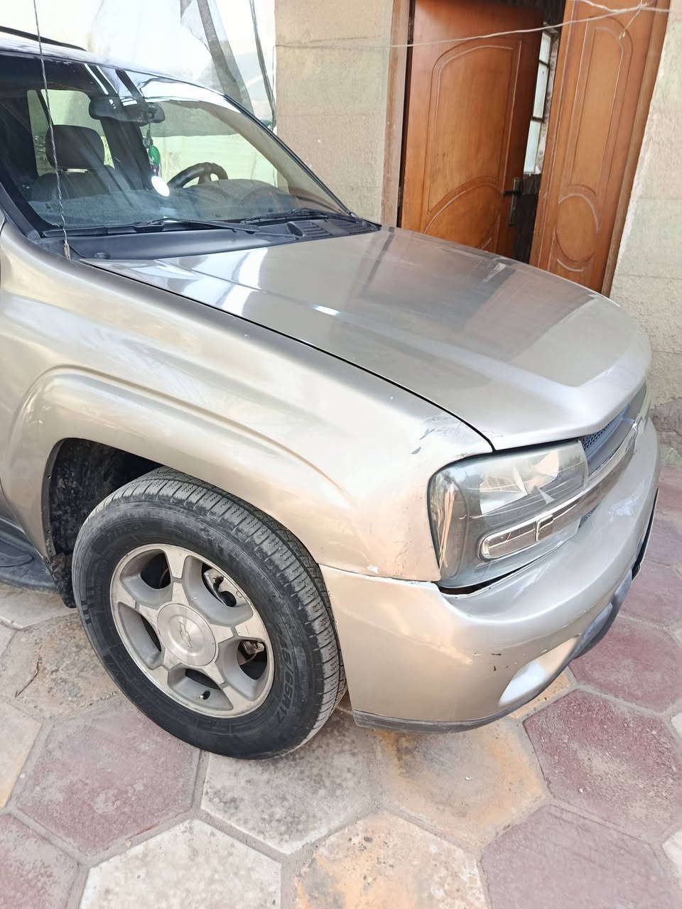 ***********
السلام عليكم بلايزر وارد اليابان كير مكينة تايرات كله جديد بيها جهاز تسجيل بلادي فول مواصفات عدا الفتحة كاميرا شاشة رقم بغداد بأسمي مكان السيارة في البصرة 87 ورقة
