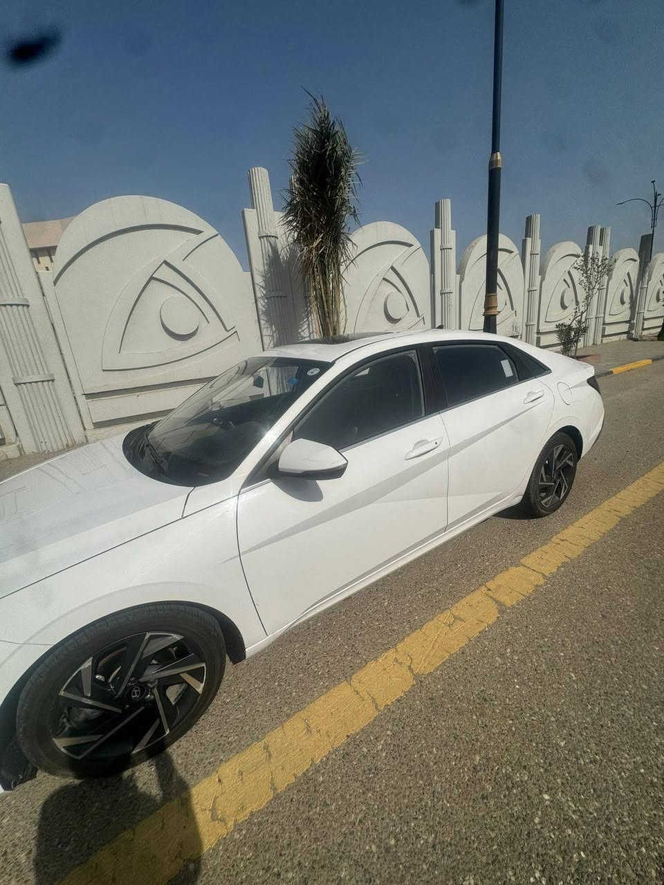 السلام وعليكم رمضان كريم اللنترا تجميع صيني 2024 سياره جاهزه ومكفوله من ضربه وصبغ فقط شخط بسيط باب العبري موضح بالصوره السياره ماشيه69
سعر 132 عنوان البصره الزبير.    ***********
