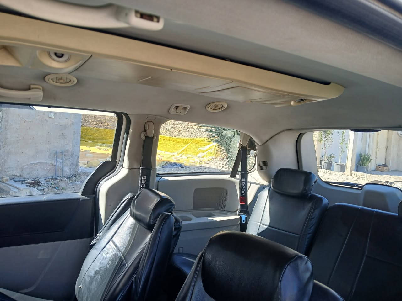 دوج كرفان ٢٠٠٨ بدون حادث بدون صبغ مكينه٣٨٠٠ تبريد ٣ قطع كير مكينه تمام تخم تاير جديد كهربائيات كامله بيها شخط بالصفحه قليل مما مصلحه سعرها ١١٥ بغداد الشعب ***********
