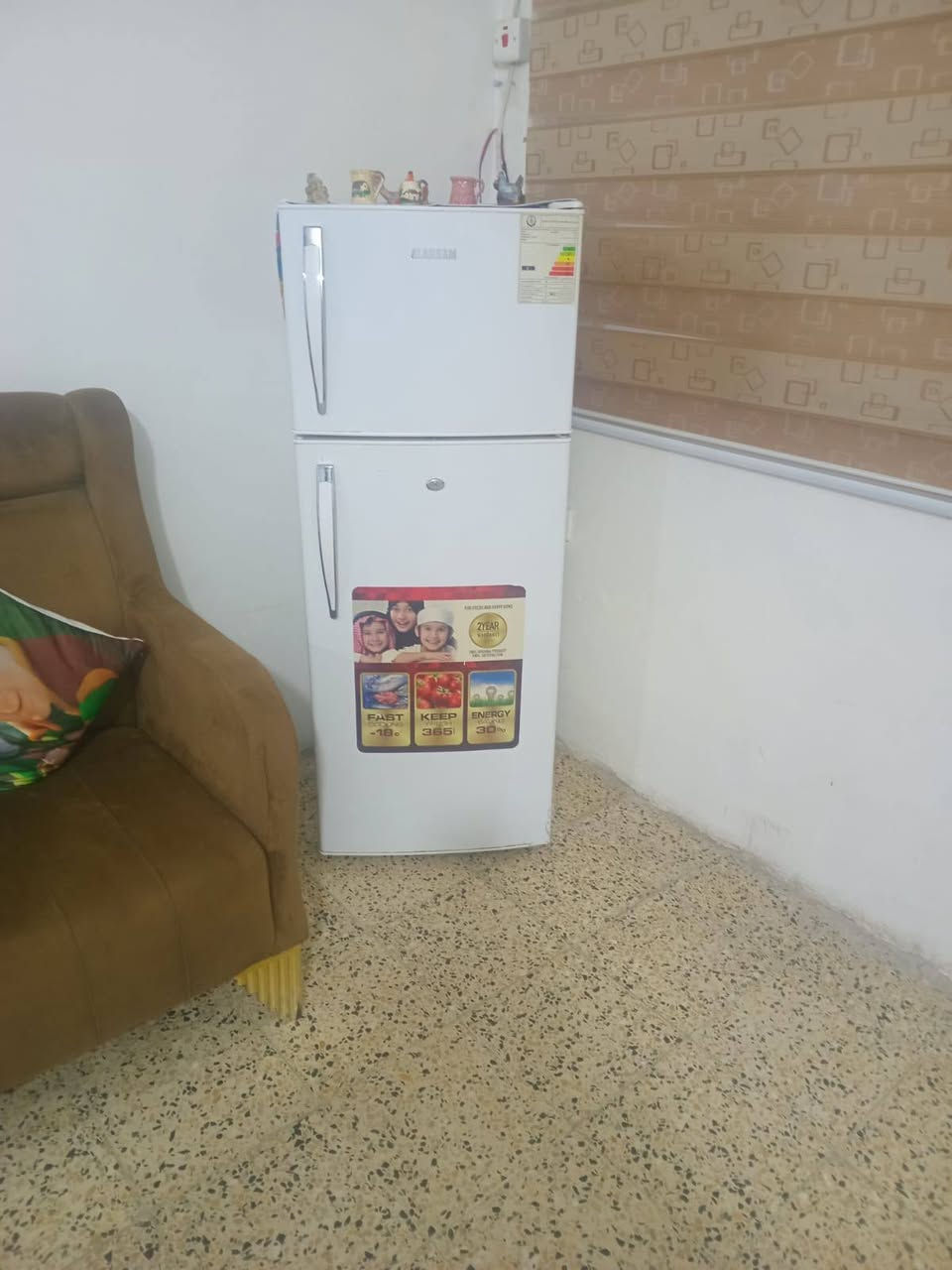 السلام عليكم اغراض بيت للبيع نظافه فول مابيهن اي أضرار ***********
