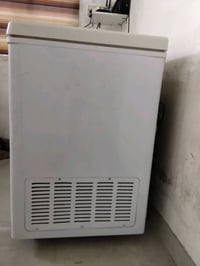 مجمده  اوكما  نضيفه استعمال قليل السعر 300 وبيها مجال