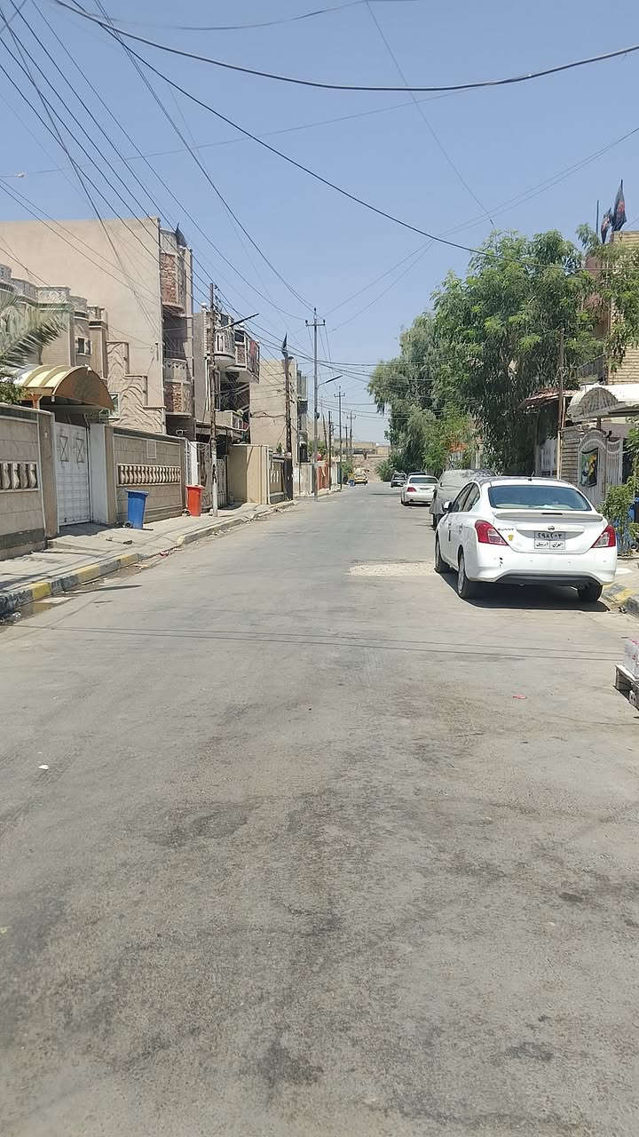 السلام عليكم قطعة أرض للبيع 50 متر زراعي أصولي سند 25 مصبوبه رفت وبتلو كافت الخدمات موجودة مي مجاري تبليط ارصفه كهرباء إنتر نت ضوئي العنوان الشعب حي البساتين حي المصطفى مقابل محطة وقود سما بغداد قرب سيطرة الشعب القديمه السعر (35) ***********
