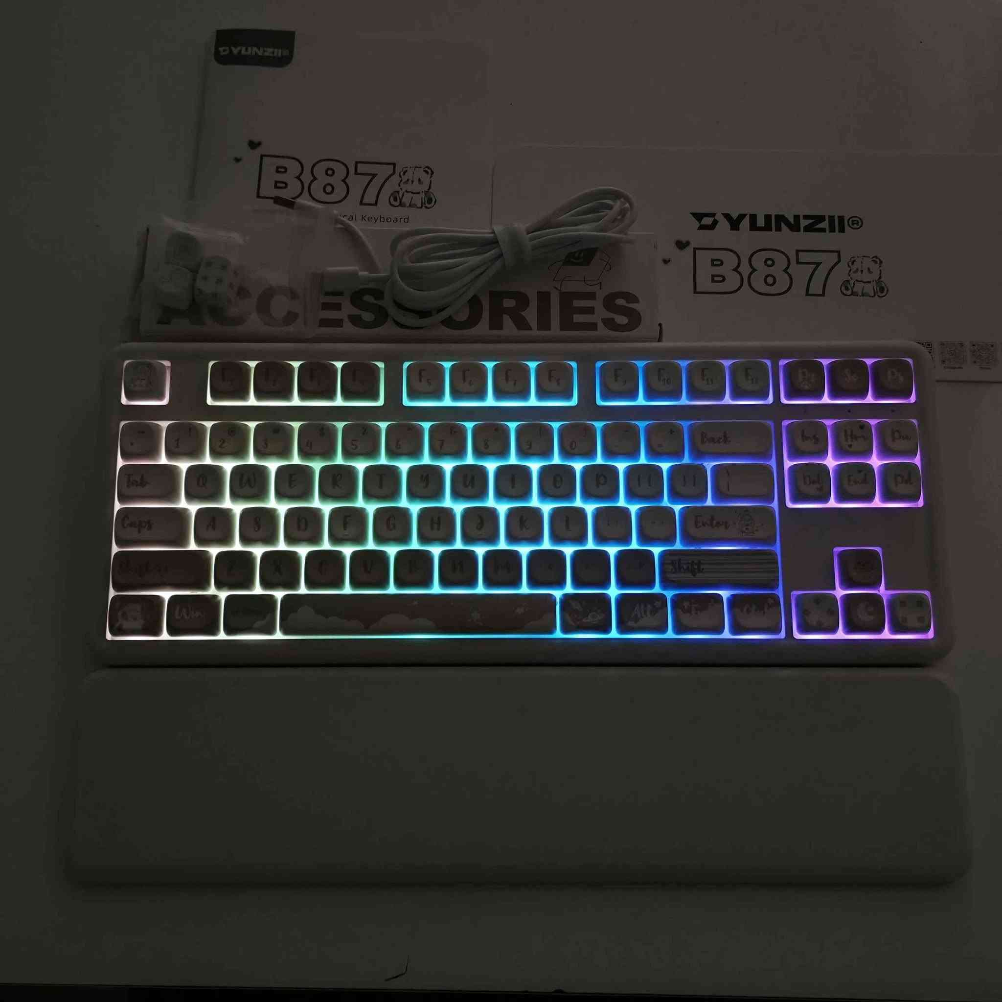 بۆ فرۆشتن / للبيع 
ءYUNZII B87 Keyboard⌨️✨
كوردى/ عربي
زۆر خاوێنە و نوێیە بەس تێستی پێ کراوە ✅
​نرخ: ٧٠ هەزار دینار 💰
​گەیاندن: بەردەستە بۆ هەموو شوێنێک 🚚
​
🔴 عربي: 
ديد ونظيف جداً، فقط تم عمل فحص✅
​السعر: 60,000 دينار 💰
​التوصيل: متوفر لجميع المناطق 🚚 أربيل, العراق


**إذا كنت صاحب هذا الإعلان وتريد حذفه لأي سبب، رجاءا أرسل رسالة إلى الدعم الفني**