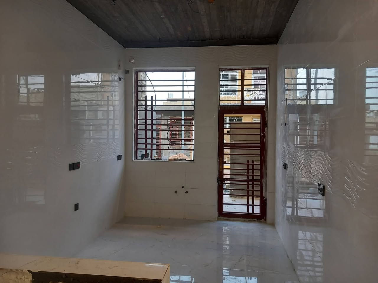 السلام عليكم خلفه سيراميك مصري متفرغ حاليا جدران ارضيه للاستفسار الاتصال على الرقم او متواجد واتساب مكاني بغداد ***********
