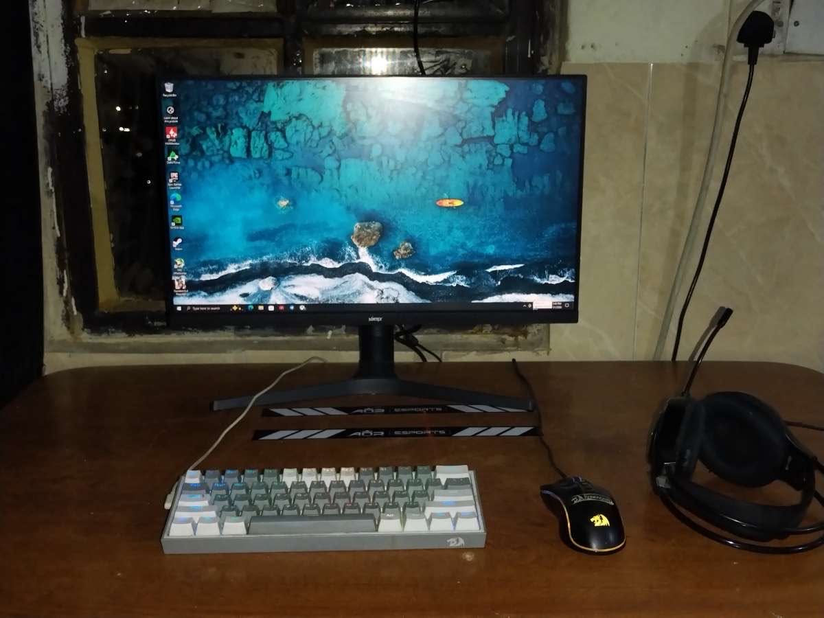 السلام عليكم تجميعه قويه بسعر جدا مناسب للبيع 

الكيس : 1660 SUPER 6GB 

ram 16 

m.b asus p9d wd 

I7 4770 3.4 

هارد ssd 128 

وهارد ميكانيكي 1.5 تيرا ونص 

بور سبلاي msi 650W 

كيس بحاله ممتازه والاداء والحراره كدامكم 

الشاشه فورتكس جديده مصار الها شهر يمي 165 هيرتز الوانها عالم ثاني اجمل شاشه جربتها بحياتي كارتونتها موجوده 

يو بي اس 1500 ايضا جديد صارله اقل الشهر ينطيك 45 دقيقه الى ساعه لعب متواصل كارتونته موجوده 

سعر الكيس 375 الف فقط وماكو هيج مواصفات بهيجي سعر لاكني متوازي شويه لا اكثر ولا اقل 

سعر الشاشه 125 الف 

اليو بي اس 50 الف 

لماوس ولكيبورد ريد دراكون اصليات ولسماعه عاديه مو ماركه معروفه 

سعرهن 45 الف 

مكاني بغداد بلديات 

***********
