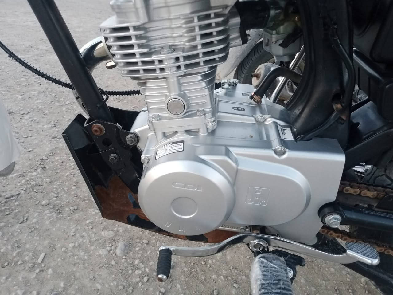 سلام عليكم اربعه كير كلك قبل شهر تعمرت مديل ٢٦ المحرك والغراض وشاصي ٢١ كلك غراض كله اصلي مختمه دراجه كدامك بعده سعره ٥٥٠ والله مو سعره بس محتاج فلوس  مكاني حريه رقمي ***********
