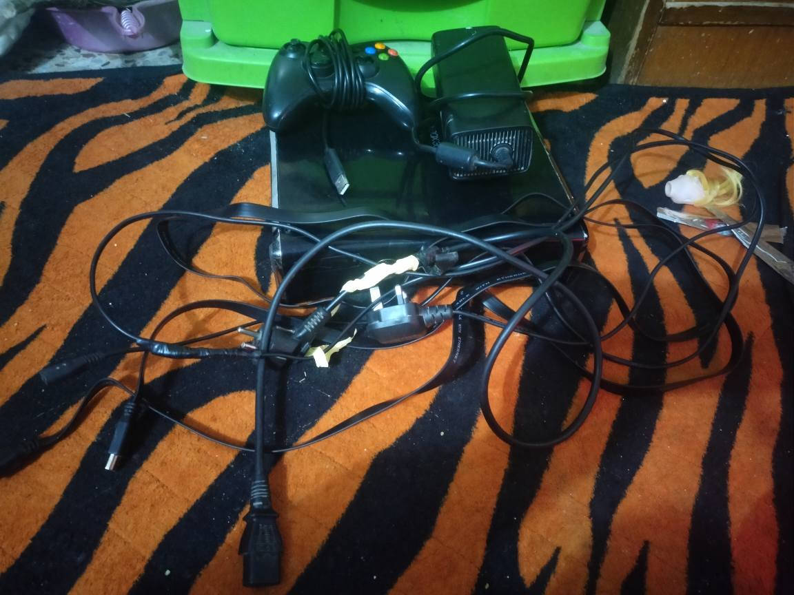 السلام عليكم بلاي للبيع اكس بوكس 360 جديد ب 150 لعبه ) سعر 100) مكان ناصريه مركز رقم الهاتف*********** ناصرية, ذي قار
