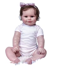 توفر لدينا لعابة سلكون كامل الجسم ملامح بنوتة حقيقية للحجز والاستفسار ...