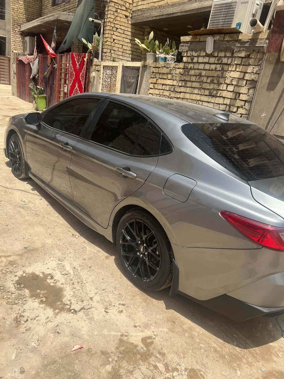 كامري هايبرد  Xse 2025وارد امريكي  الحادث كما موضح في الصور مكاني بغداد الجديده ***********
رقمه كامل 
السعر 240
وبيه مجال
